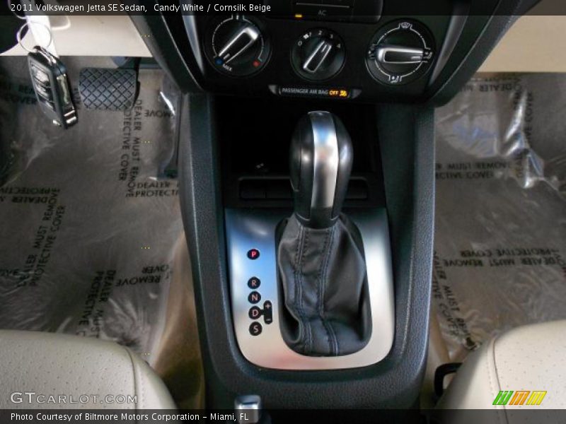 Candy White / Cornsilk Beige 2011 Volkswagen Jetta SE Sedan