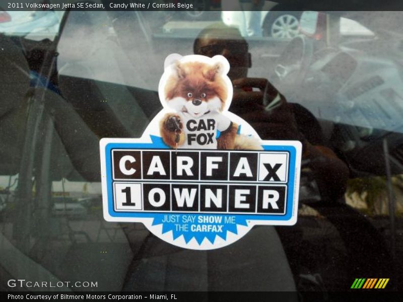 Candy White / Cornsilk Beige 2011 Volkswagen Jetta SE Sedan