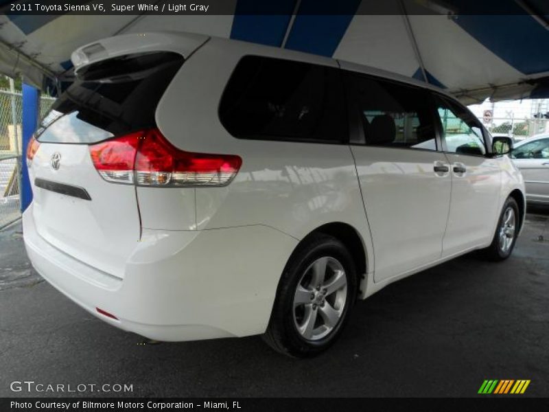 Super White / Light Gray 2011 Toyota Sienna V6
