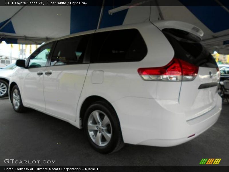 Super White / Light Gray 2011 Toyota Sienna V6