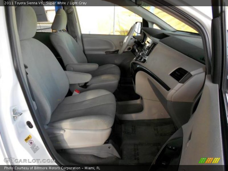 Super White / Light Gray 2011 Toyota Sienna V6
