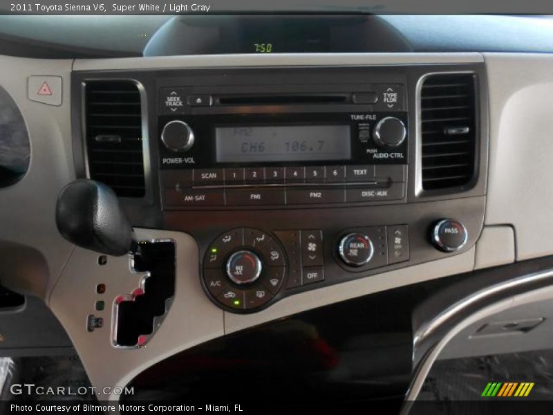 Super White / Light Gray 2011 Toyota Sienna V6