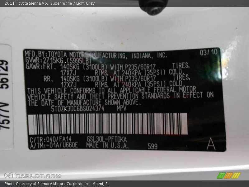 Super White / Light Gray 2011 Toyota Sienna V6