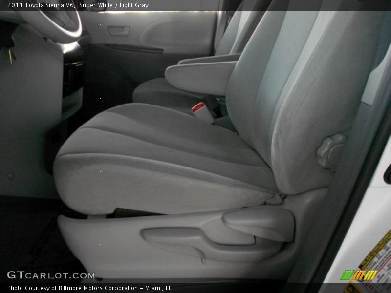 Super White / Light Gray 2011 Toyota Sienna V6