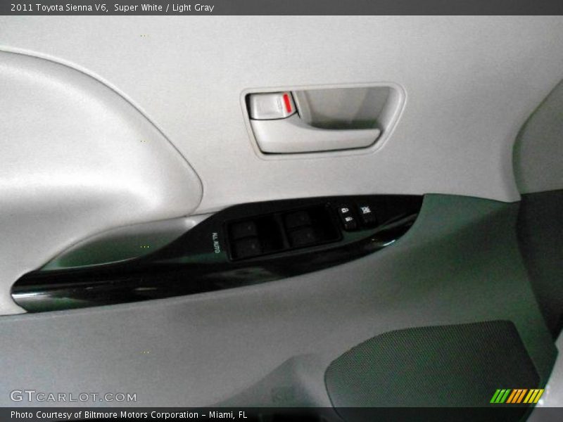 Super White / Light Gray 2011 Toyota Sienna V6