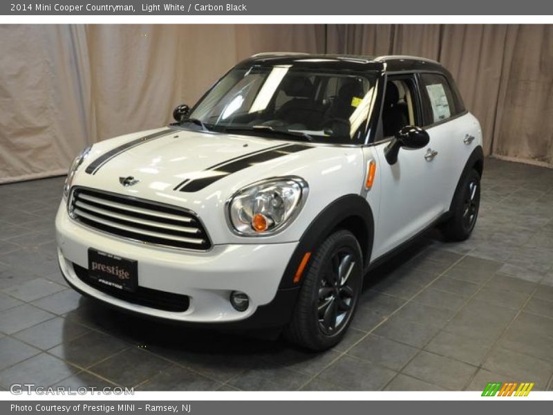 Light White / Carbon Black 2014 Mini Cooper Countryman