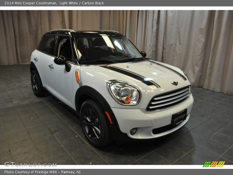 Light White / Carbon Black 2014 Mini Cooper Countryman