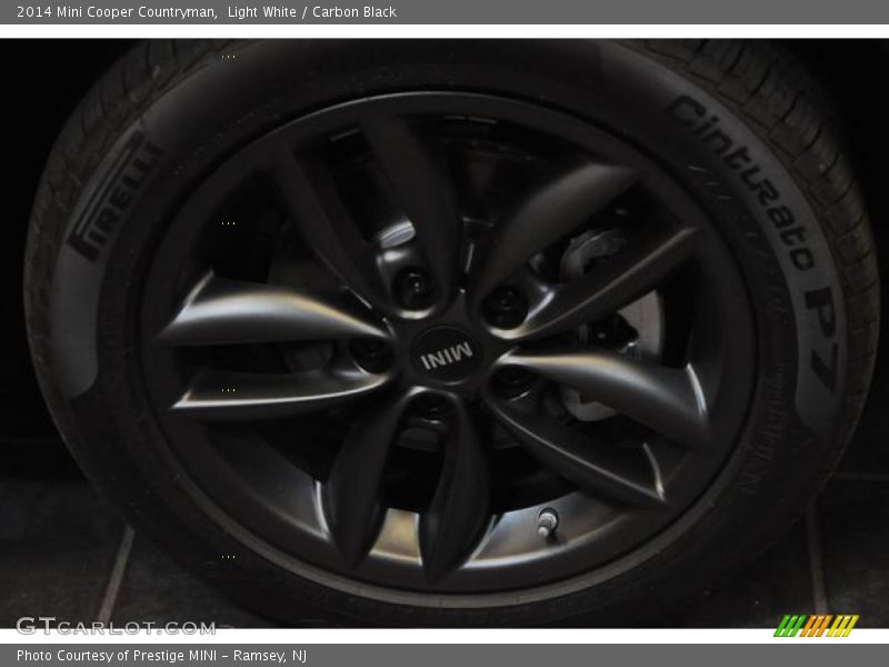 Light White / Carbon Black 2014 Mini Cooper Countryman