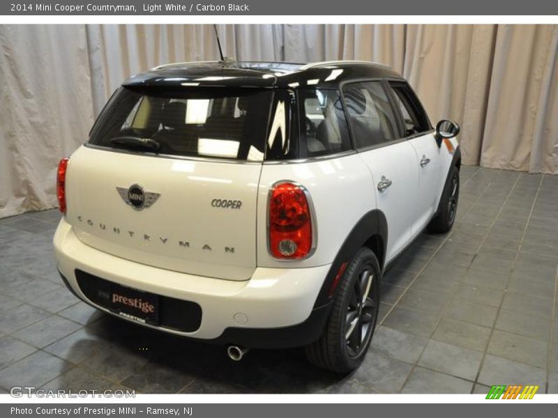 Light White / Carbon Black 2014 Mini Cooper Countryman