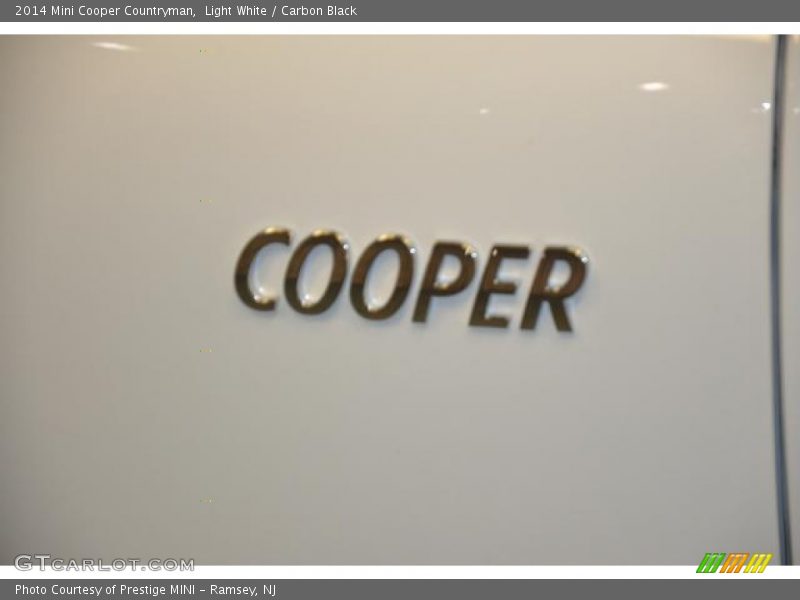 Light White / Carbon Black 2014 Mini Cooper Countryman