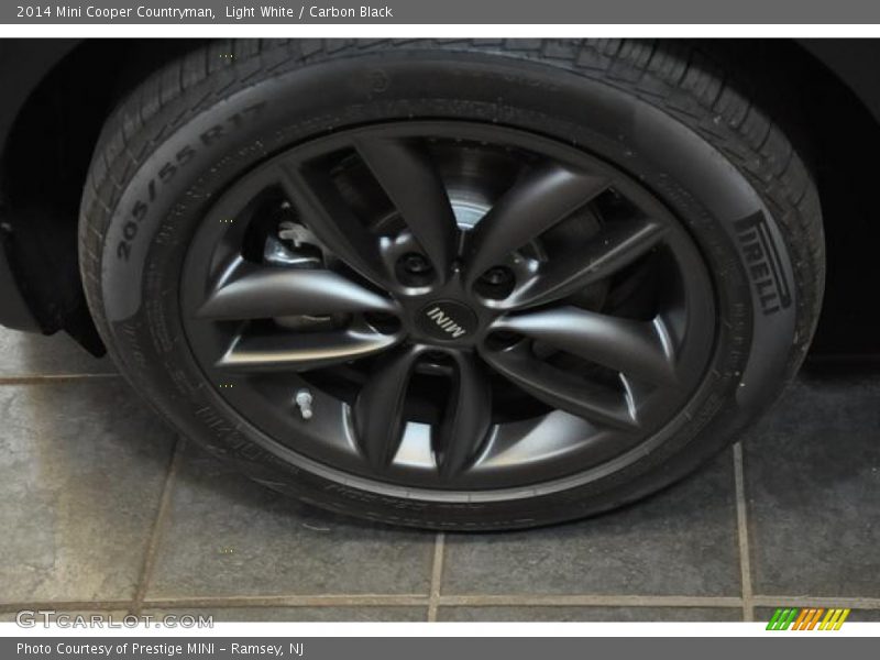 Light White / Carbon Black 2014 Mini Cooper Countryman
