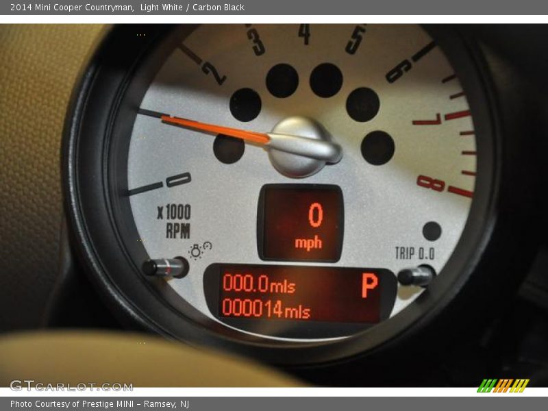 Light White / Carbon Black 2014 Mini Cooper Countryman