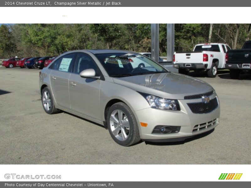 Front 3/4 View of 2014 Cruze LT