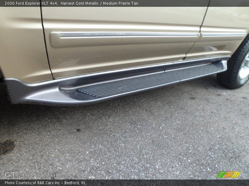 Harvest Gold Metallic / Medium Prairie Tan 2000 Ford Explorer XLT 4x4