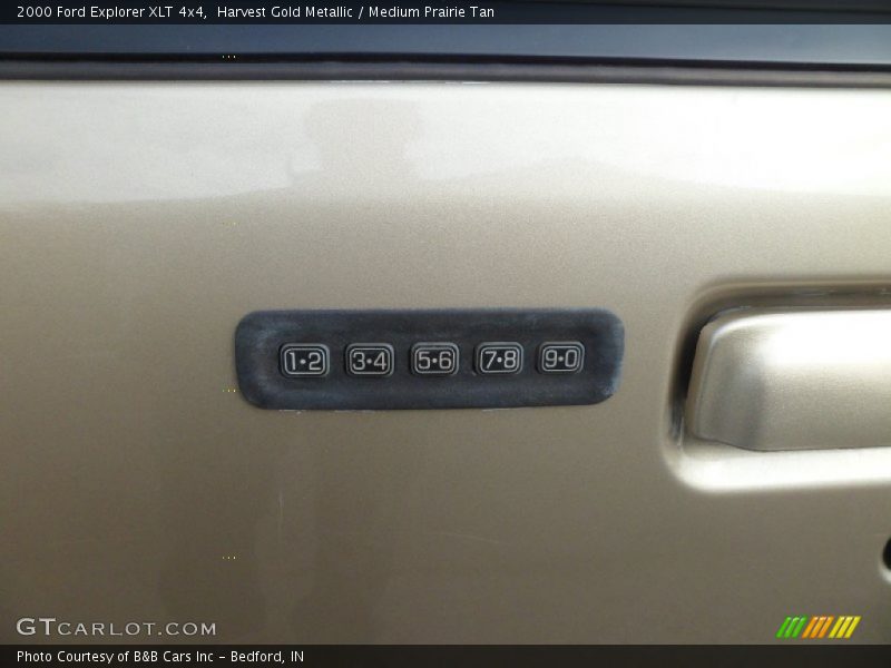 Harvest Gold Metallic / Medium Prairie Tan 2000 Ford Explorer XLT 4x4
