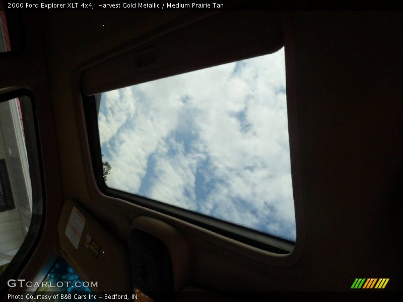 Harvest Gold Metallic / Medium Prairie Tan 2000 Ford Explorer XLT 4x4
