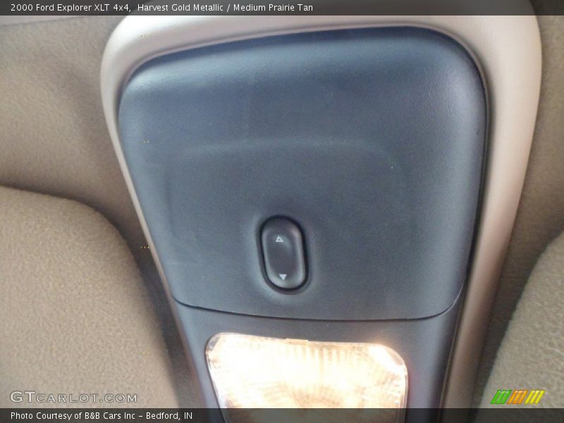 Harvest Gold Metallic / Medium Prairie Tan 2000 Ford Explorer XLT 4x4