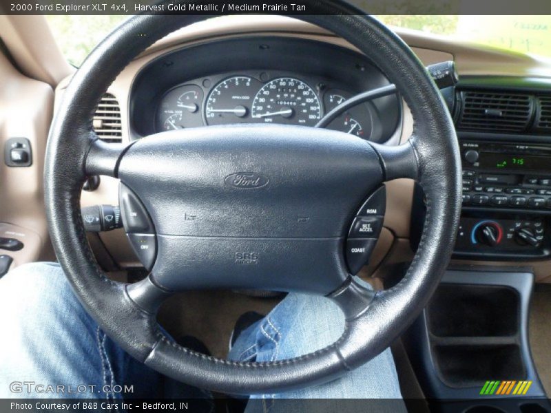 Harvest Gold Metallic / Medium Prairie Tan 2000 Ford Explorer XLT 4x4