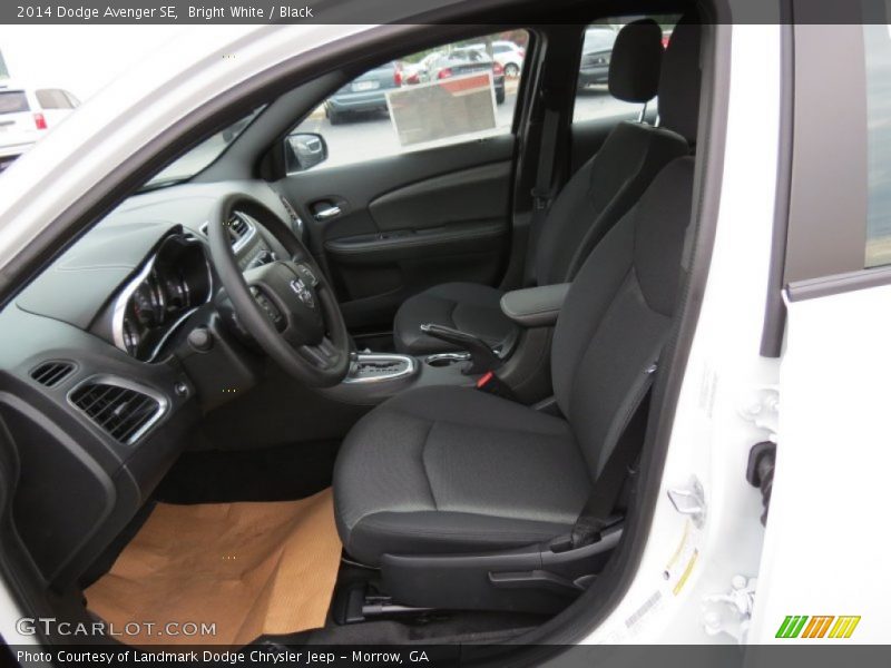 Bright White / Black 2014 Dodge Avenger SE