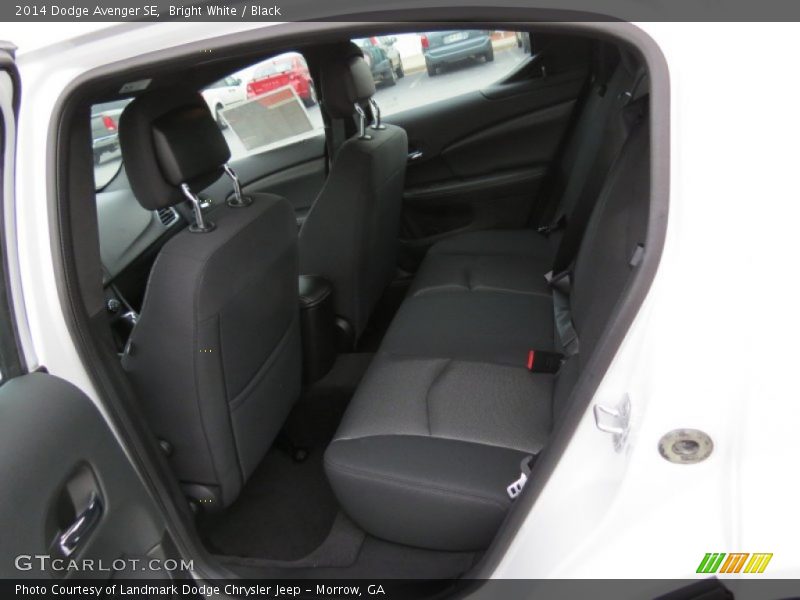 Bright White / Black 2014 Dodge Avenger SE