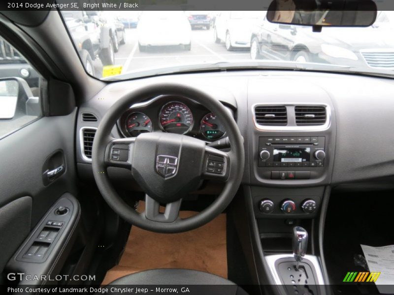 Bright White / Black 2014 Dodge Avenger SE