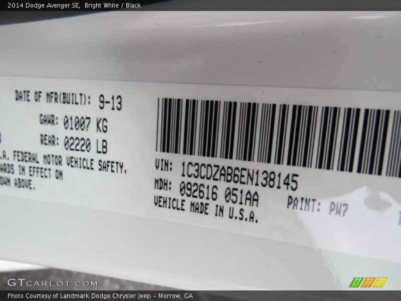 Bright White / Black 2014 Dodge Avenger SE