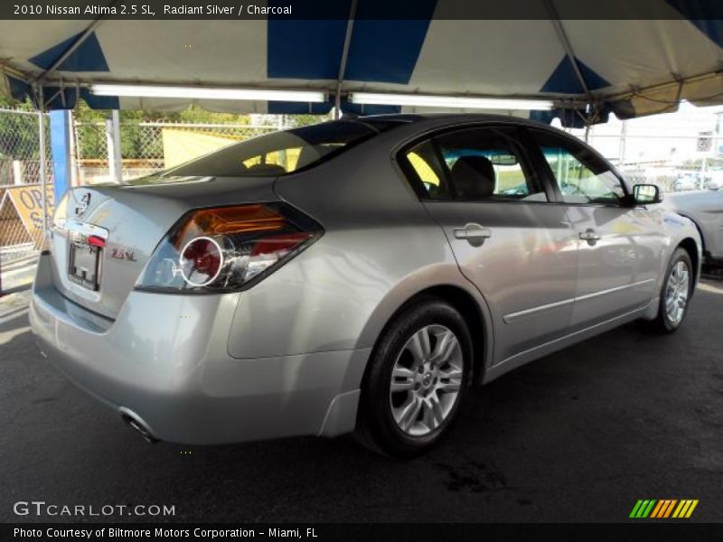 Radiant Silver / Charcoal 2010 Nissan Altima 2.5 SL