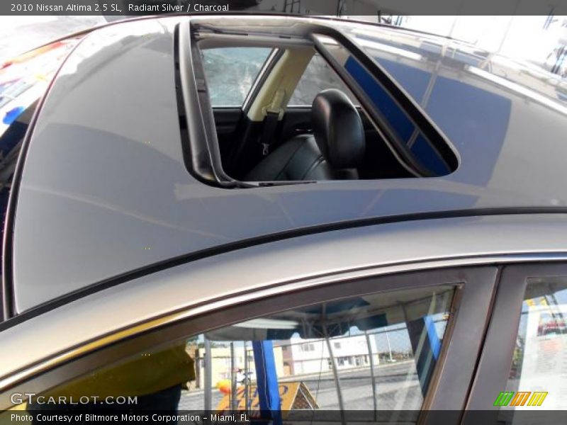 Radiant Silver / Charcoal 2010 Nissan Altima 2.5 SL