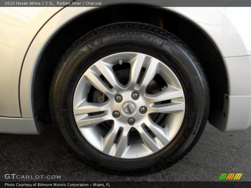 Radiant Silver / Charcoal 2010 Nissan Altima 2.5 SL