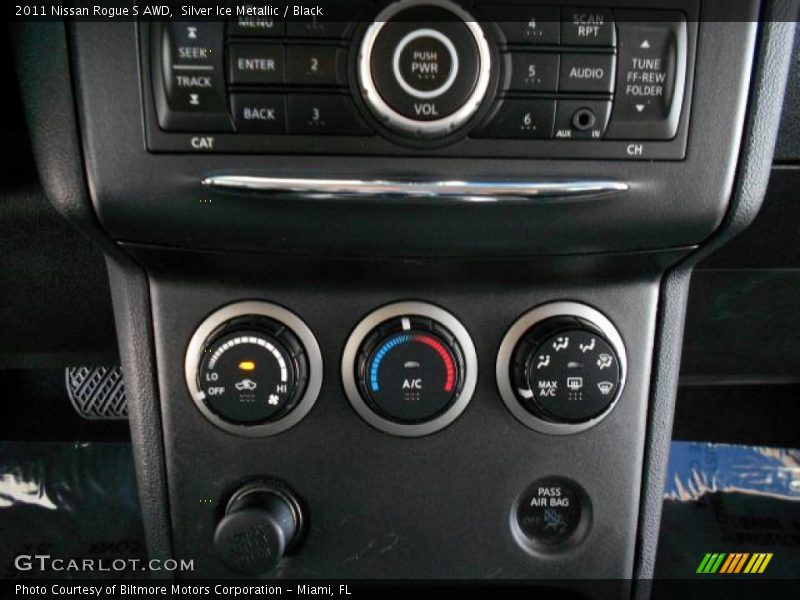 Silver Ice Metallic / Black 2011 Nissan Rogue S AWD