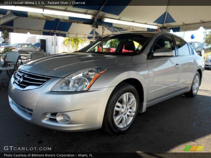 Radiant Silver / Charcoal 2010 Nissan Altima 2.5 SL