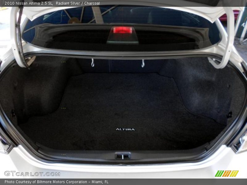 Radiant Silver / Charcoal 2010 Nissan Altima 2.5 SL