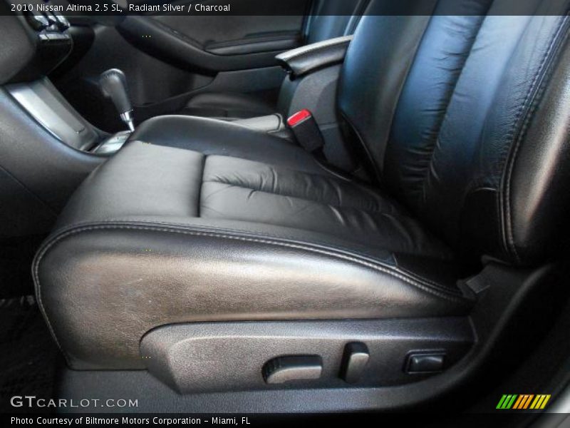 Radiant Silver / Charcoal 2010 Nissan Altima 2.5 SL