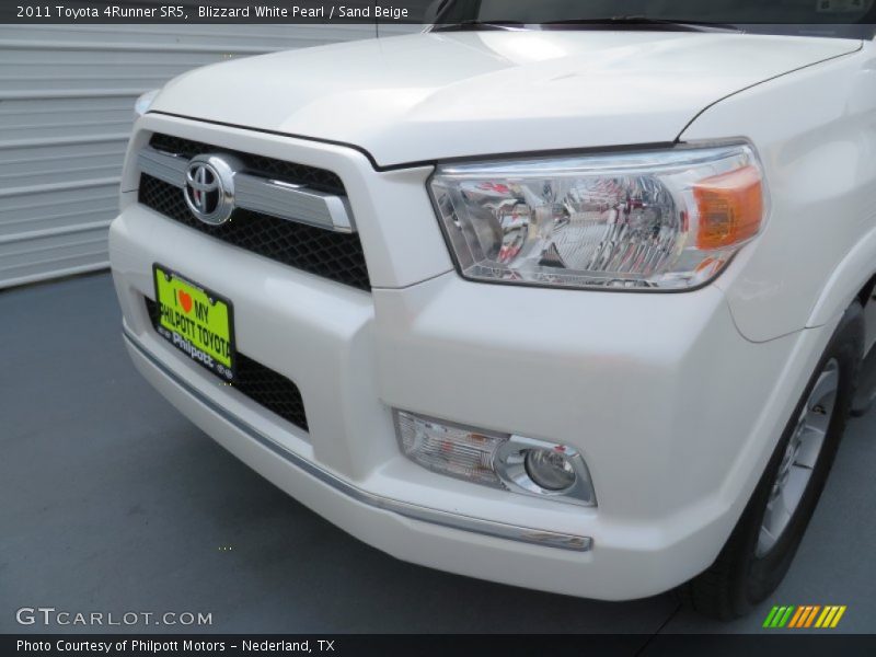 Blizzard White Pearl / Sand Beige 2011 Toyota 4Runner SR5