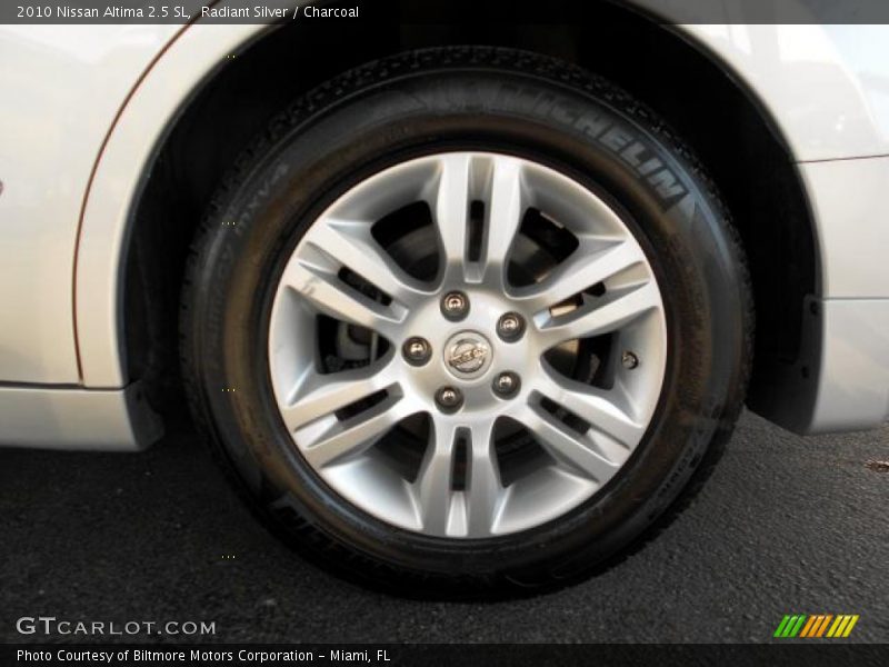 Radiant Silver / Charcoal 2010 Nissan Altima 2.5 SL