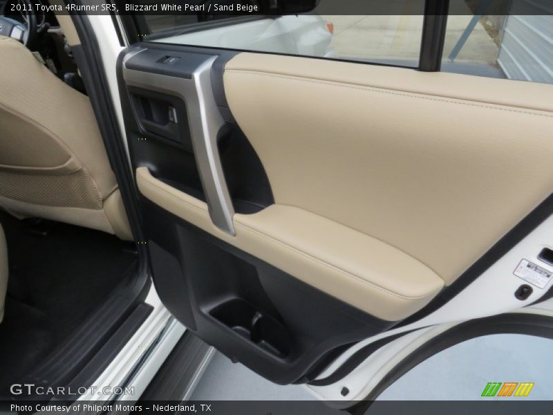 Blizzard White Pearl / Sand Beige 2011 Toyota 4Runner SR5