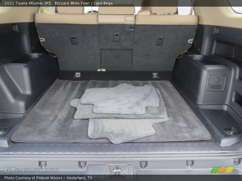 Blizzard White Pearl / Sand Beige 2011 Toyota 4Runner SR5