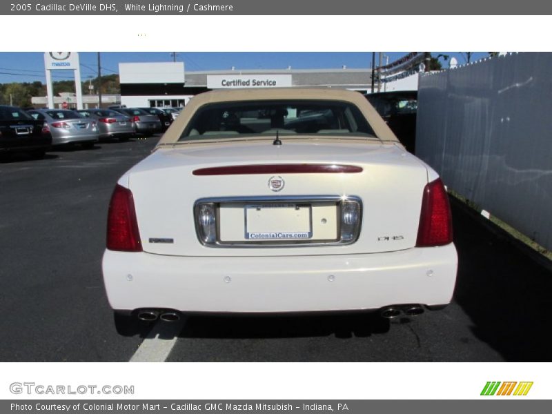 White Lightning / Cashmere 2005 Cadillac DeVille DHS