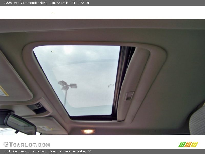 Light Khaki Metallic / Khaki 2006 Jeep Commander 4x4