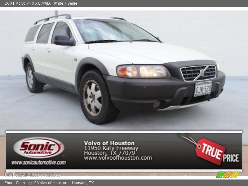 White / Beige 2001 Volvo V70 XC AWD