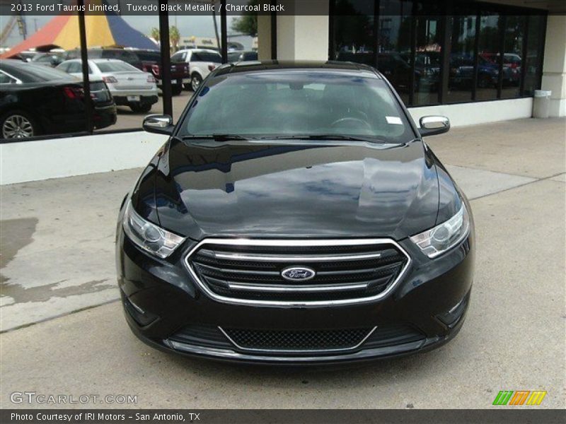 Tuxedo Black Metallic / Charcoal Black 2013 Ford Taurus Limited