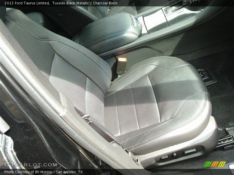 Tuxedo Black Metallic / Charcoal Black 2013 Ford Taurus Limited