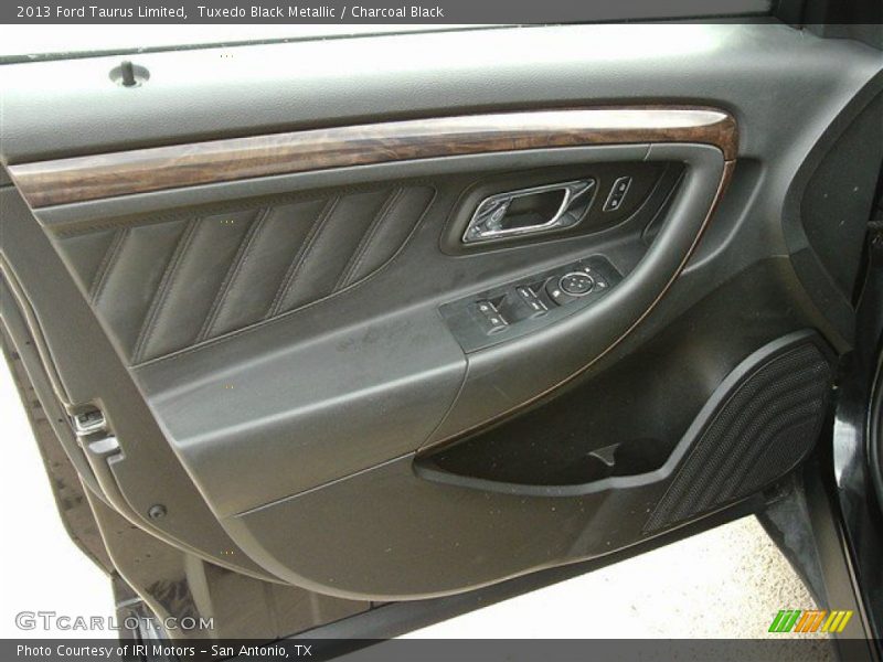 Tuxedo Black Metallic / Charcoal Black 2013 Ford Taurus Limited