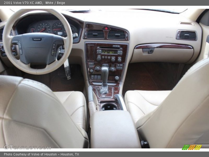 White / Beige 2001 Volvo V70 XC AWD