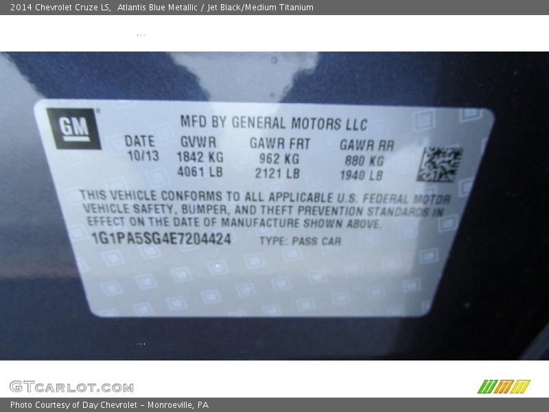 Atlantis Blue Metallic / Jet Black/Medium Titanium 2014 Chevrolet Cruze LS