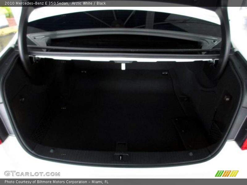 Arctic White / Black 2010 Mercedes-Benz E 350 Sedan