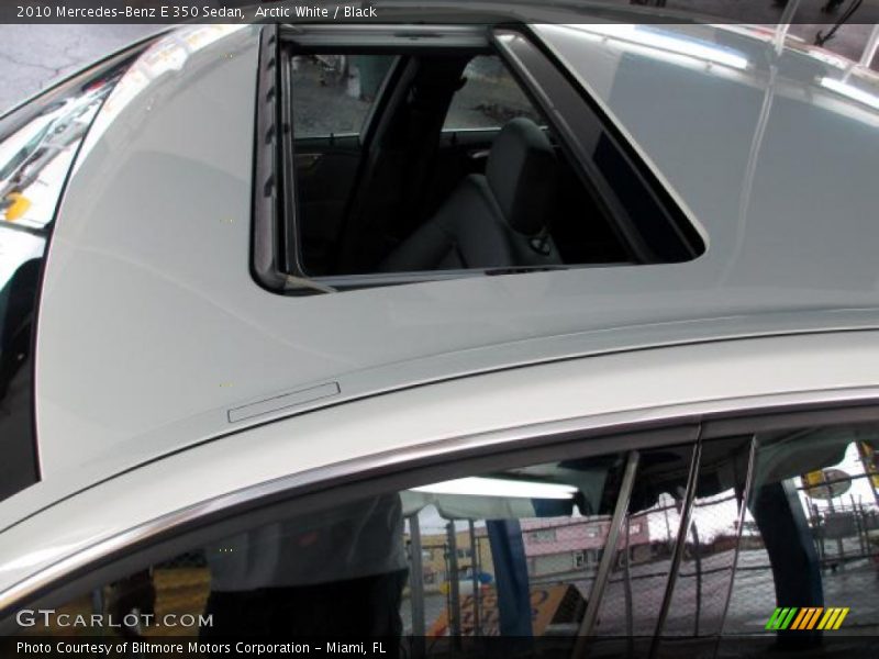 Arctic White / Black 2010 Mercedes-Benz E 350 Sedan