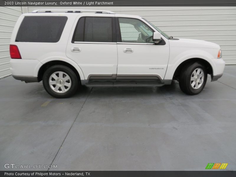 Oxford White / Light Parchment 2003 Lincoln Navigator Luxury