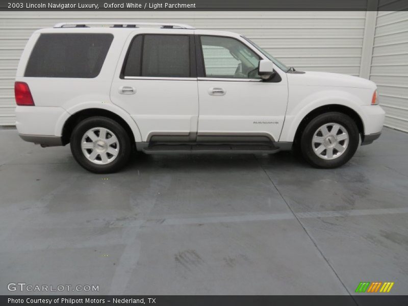 Oxford White / Light Parchment 2003 Lincoln Navigator Luxury