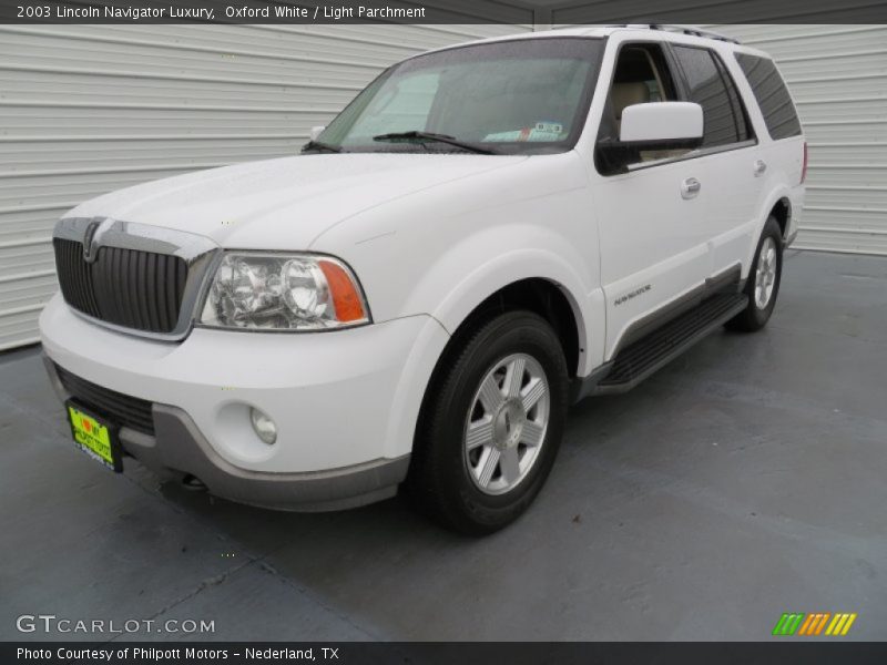 Oxford White / Light Parchment 2003 Lincoln Navigator Luxury
